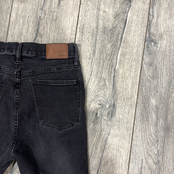 • Madewell • 9” High Rise Skinny Jeans Black Sea Distressed 29 Women’s - Picture 6 of 6